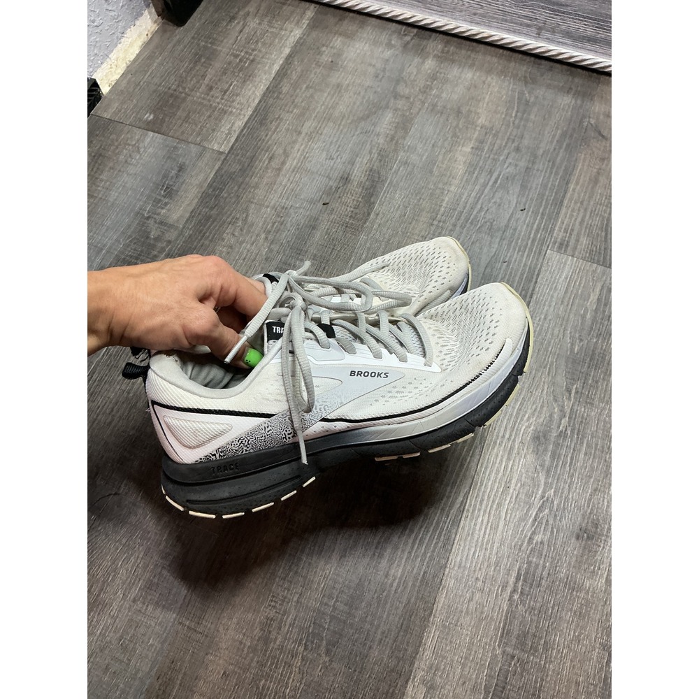 Brooks Trace 3 Womens Running Shoes White Black 120401 Size 8